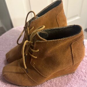 Toms Tan Wedge